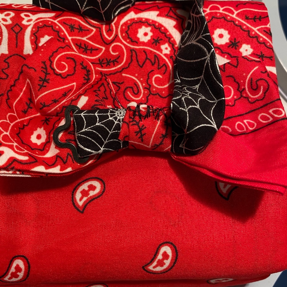 Red bowtie set - Picture 2 of 4